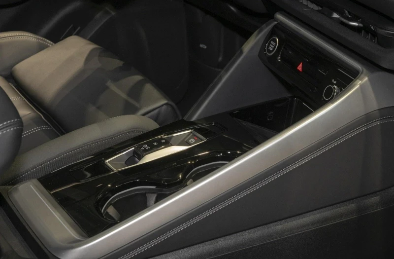 Audi Q5 40 TDI/SPORTBACK/NEW MODEL/S-LINE/PANO/CAMERA, снимка 11 - Автомобили и джипове - 52415521