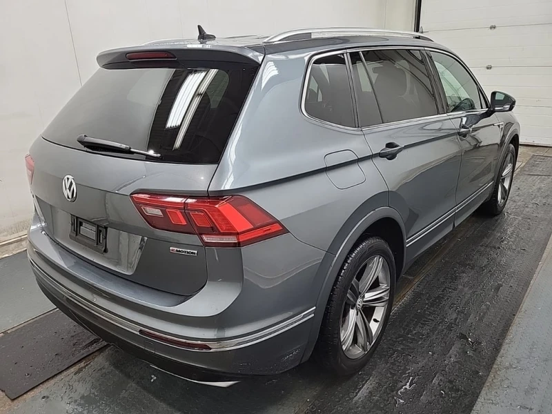 VW Tiguan * HIGHLINE * CARFAX * ЦЕНА ДО БГ, снимка 3 - Автомобили и джипове - 52886261