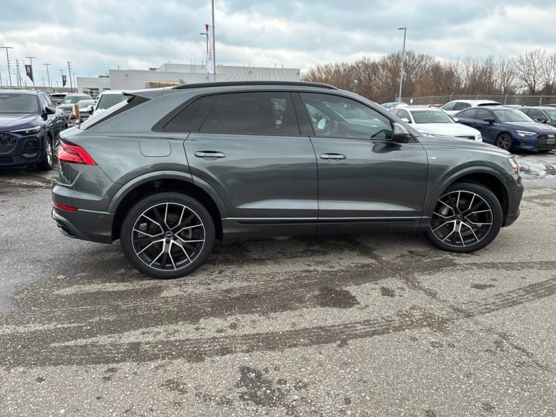 Audi Q8 * Progressiv * CARFAX * БЕЗ ПЪРВОНАЧАЛНА ВНОСКА, снимка 3 - Автомобили и джипове - 52931189