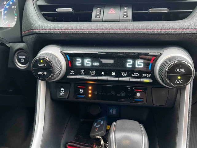 Toyota Rav4 Plug-in 4x4 Executive/кожа/360&#186;/стъклен таван, снимка 7 - Автомобили и джипове - 52565498