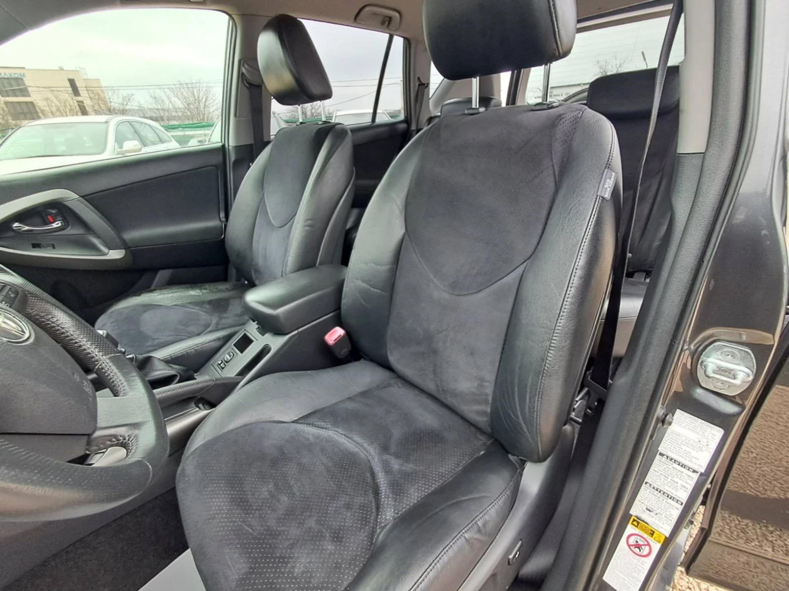 Toyota Rav4 2.2D4D 4x4 - изображение 10