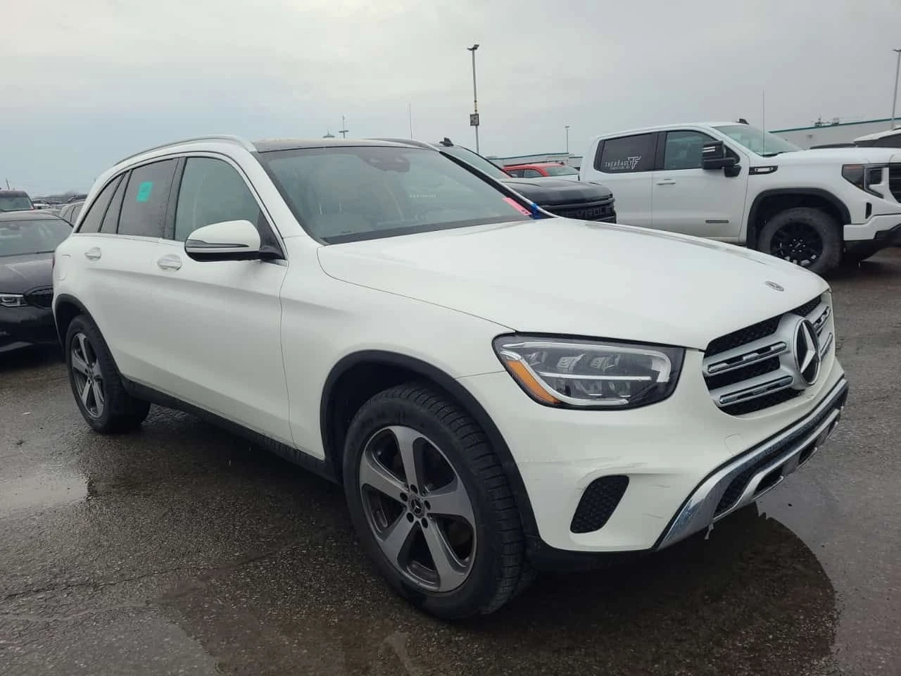 Mercedes-Benz GLC 300 KEYLESS* ПОДГРЕВИ* ПАНОРАМА* CARFAX, снимка 2 - Автомобили и джипове - 54185699