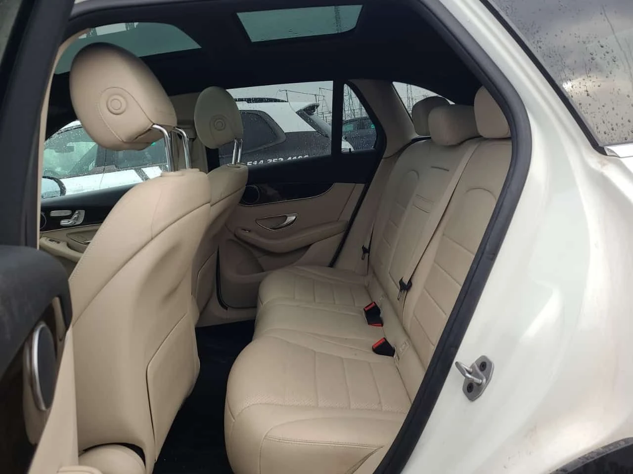 Mercedes-Benz GLC 300 KEYLESS* ПОДГРЕВИ* ПАНОРАМА* CARFAX, снимка 12 - Автомобили и джипове - 54185699