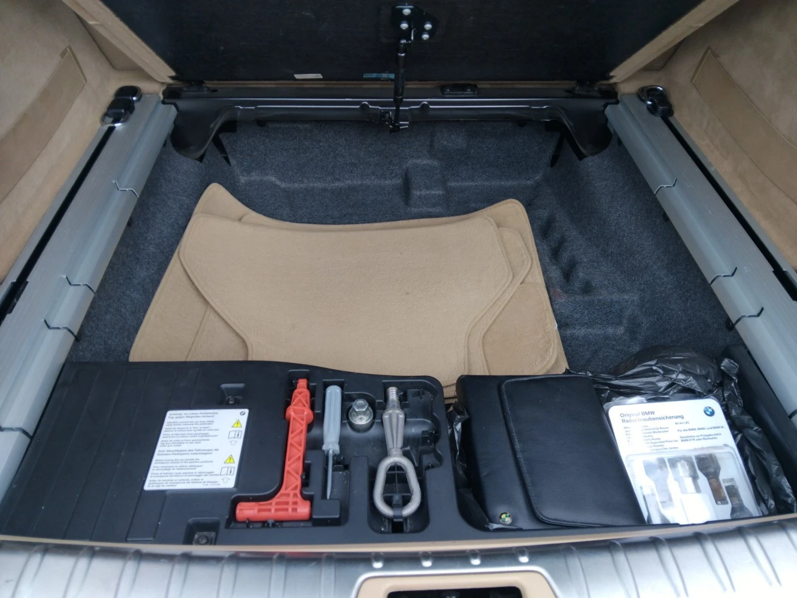 BMW X6, снимка 12 - Автомобили и джипове - 54633375