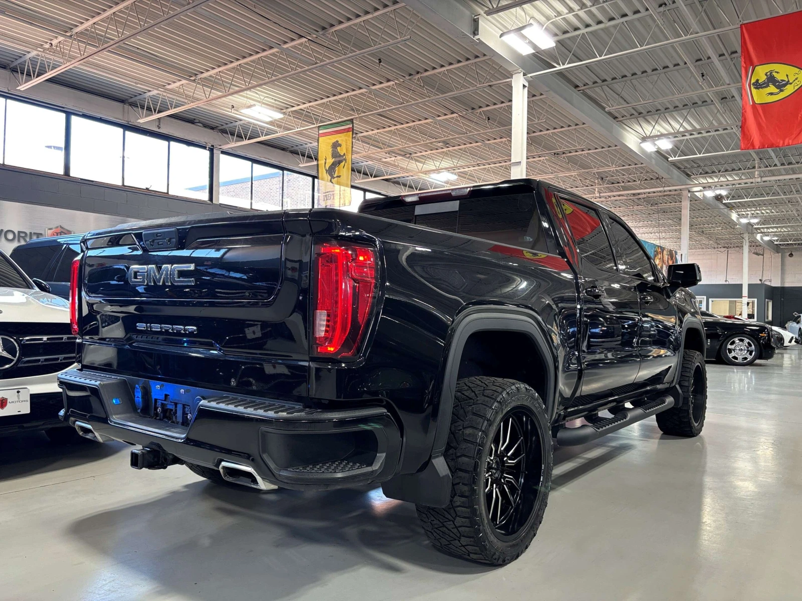 Gmc Sierra 4X4 / КОЖА / BOSE / ЦЕНА ДО БГ , снимка 4 - Автомобили и джипове - 54895872