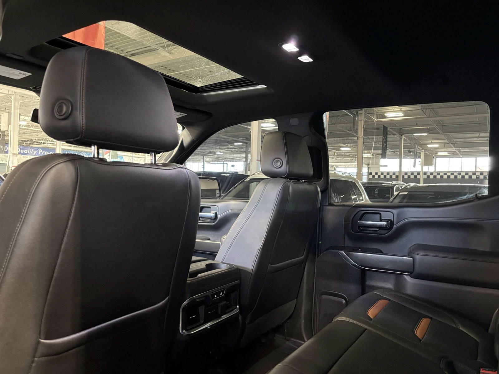 Gmc Sierra 4X4 / КОЖА / BOSE / ЦЕНА ДО БГ , снимка 8 - Автомобили и джипове - 54895872