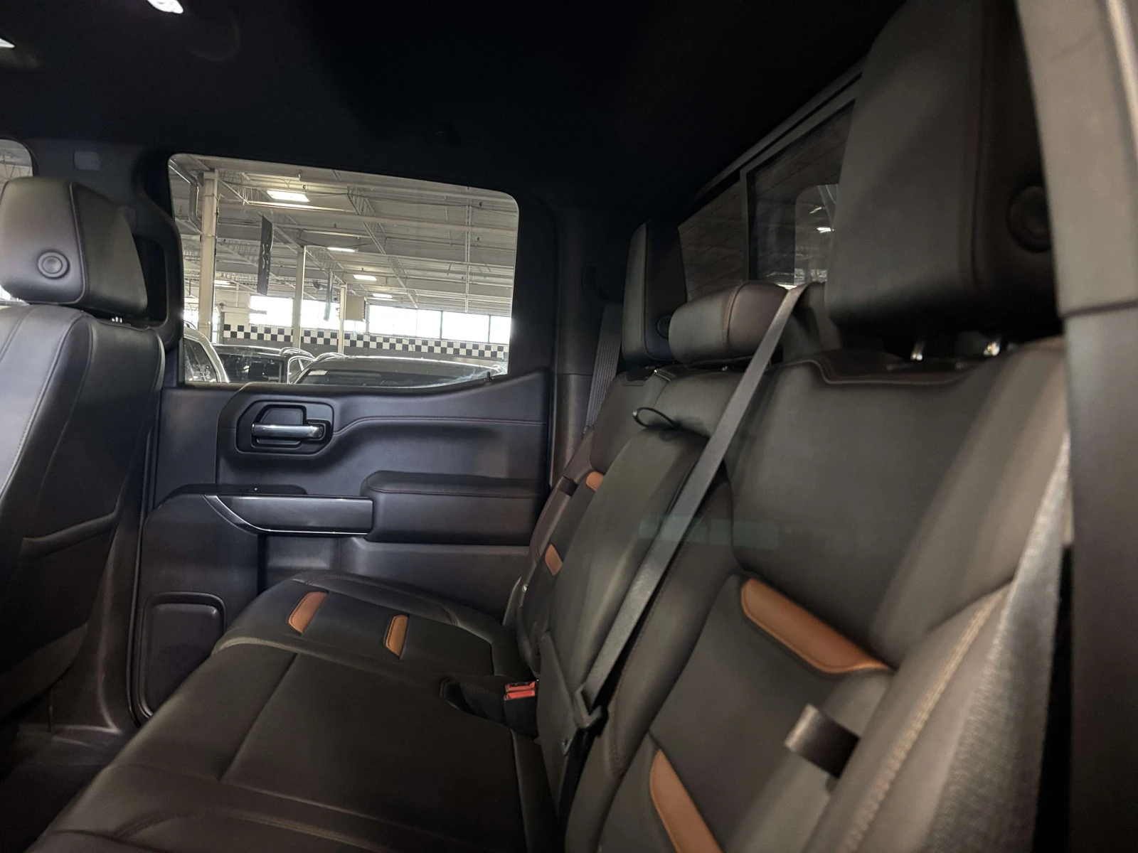 Gmc Sierra 4X4 / КОЖА / BOSE / ЦЕНА ДО БГ , снимка 9 - Автомобили и джипове - 54895872