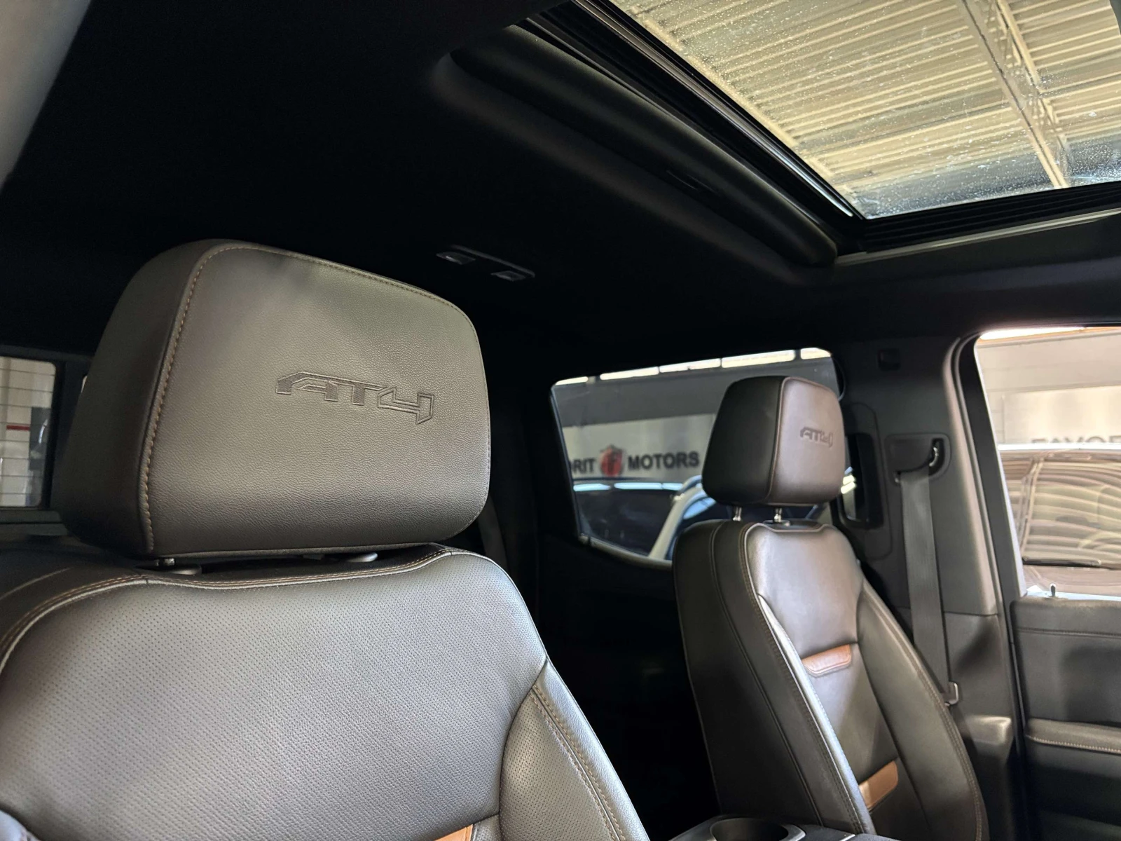 Gmc Sierra 4X4 / КОЖА / BOSE / ЦЕНА ДО БГ , снимка 12 - Автомобили и джипове - 54895872