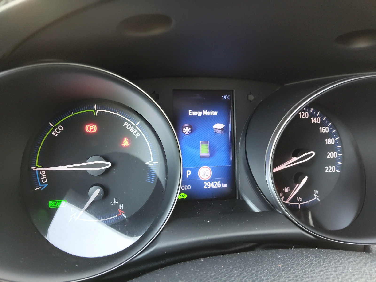 Toyota C-HR 1, 8i HYBRID 29000km!!!, снимка 8 - Автомобили и джипове - 54910847