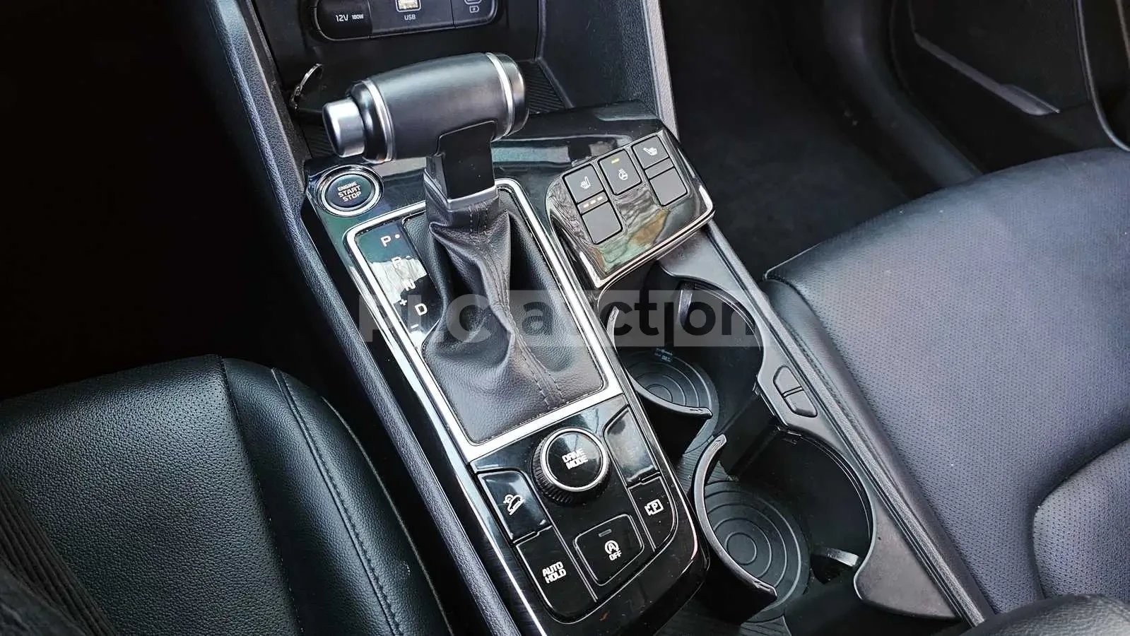 Kia Sportage 2.0| КАМЕРА| ПОДГРЕВ НА ВОЛАНА| ВКЛ.ТЕХНОТЕСТ, снимка 8 - Автомобили и джипове - 55009103