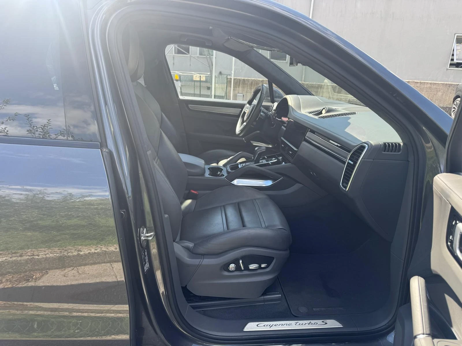 Porsche Cayenne  4.0* V8* TURBO S* E-HYBRID* 680KC, снимка 10 - Автомобили и джипове - 55839122