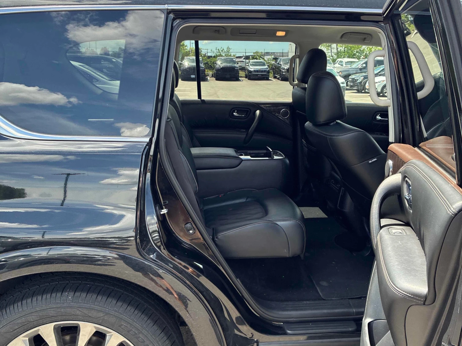 Nissan Armada * Platinum * АВТОКРЕДИТ БЕЗ ПЪРВОНАЧАЛНА ВНОСКА* , снимка 11 - Автомобили и джипове - 55847651