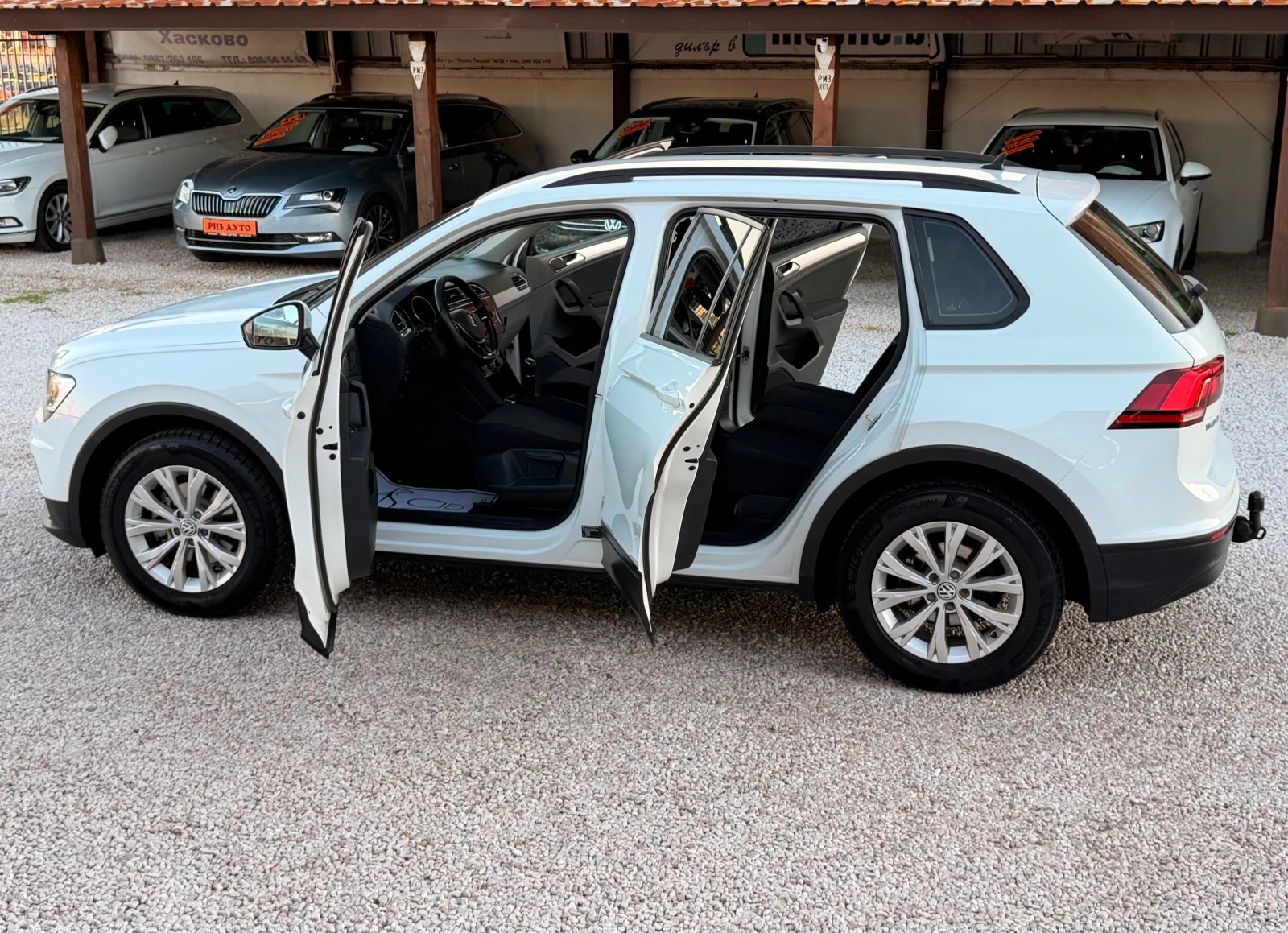 VW Tiguan 2.0TDI* 100%KM* 6SK* LED* LIZING, снимка 10 - Автомобили и джипове - 56619980