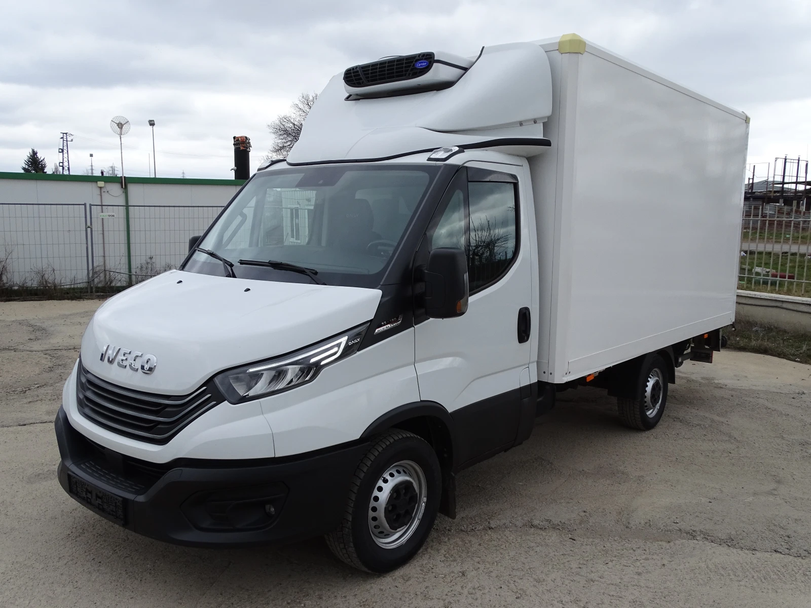 Iveco 35S18 ХЛАДИЛЕН* КЛИМАТРОНИК* , снимка 3 - Бусове и автобуси - 53944953