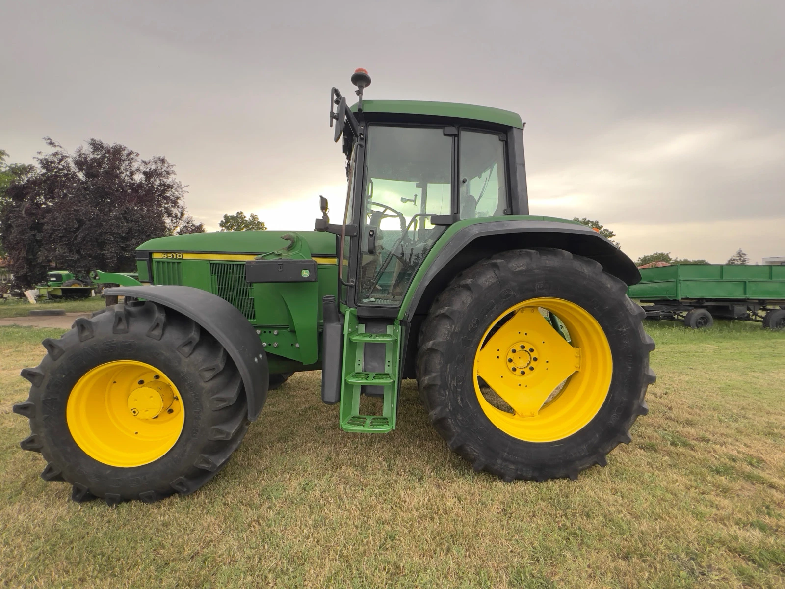 Трактор John Deere John deree 6510 - изображение 3