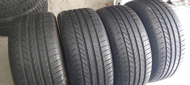 Гуми Летни 255/40R18, снимка 1 - Гуми и джанти - 33641928