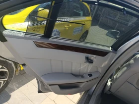 Mercedes-Benz E 350 4matic, benzine , снимка 12