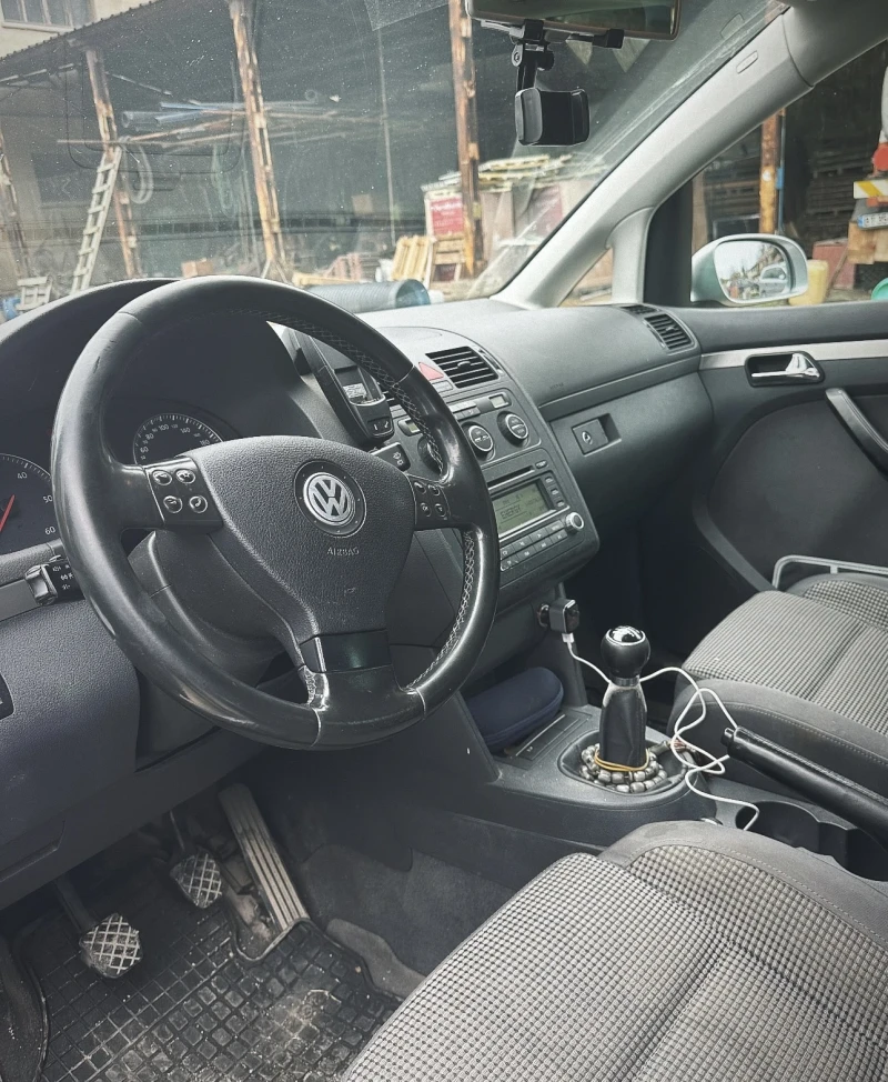 VW Touran, снимка 5 - Автомобили и джипове - 48065066