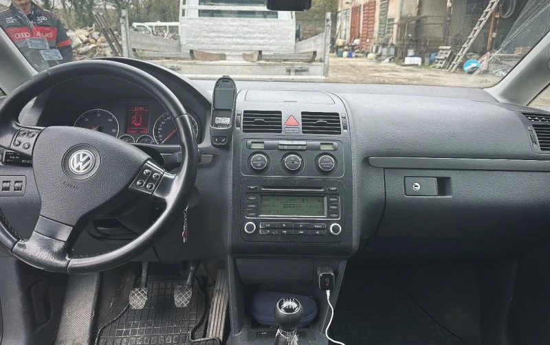 VW Touran, снимка 6 - Автомобили и джипове - 48065066