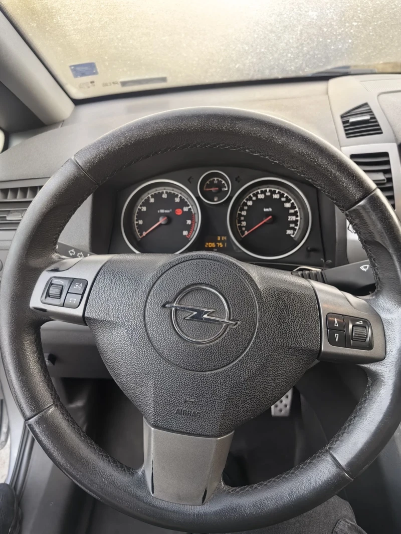 Opel Zafira 2.0T, снимка 14 - Автомобили и джипове - 52620881