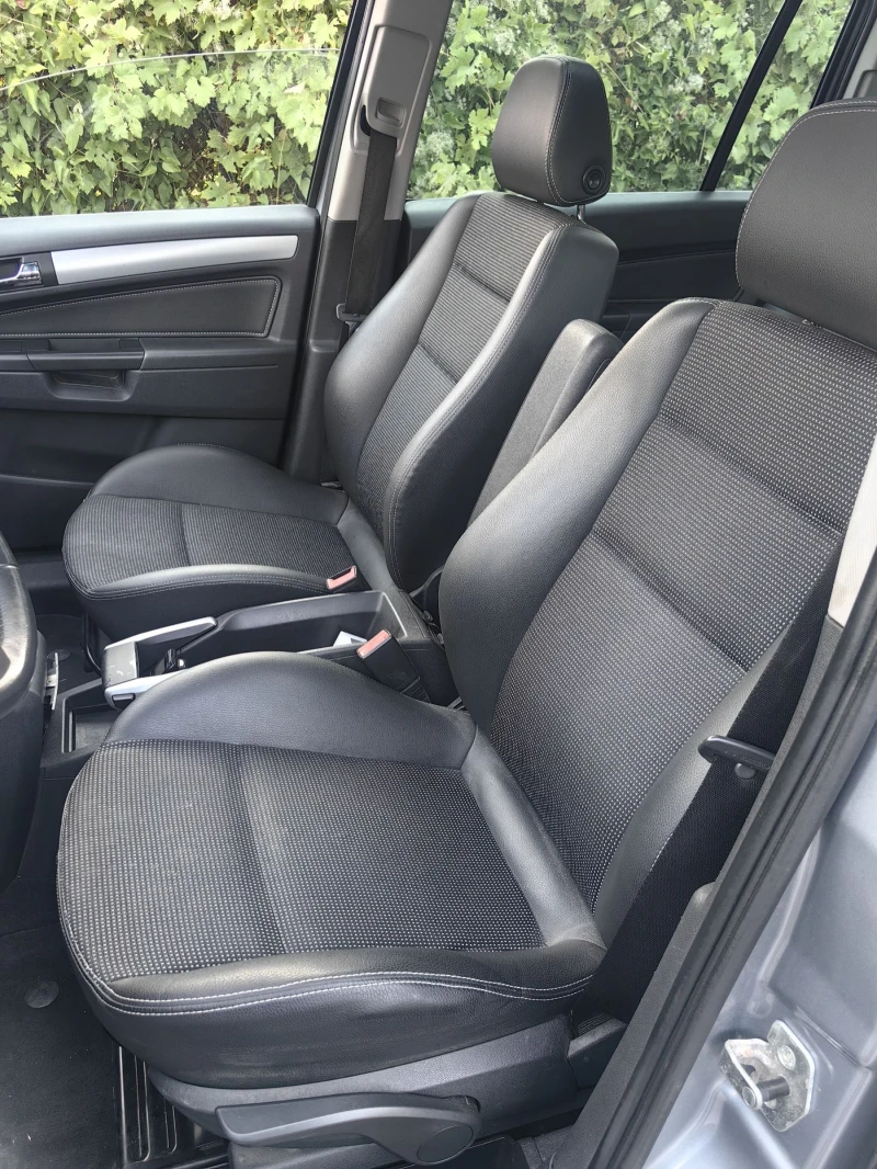 Opel Zafira 2.0T, снимка 8 - Автомобили и джипове - 52620881