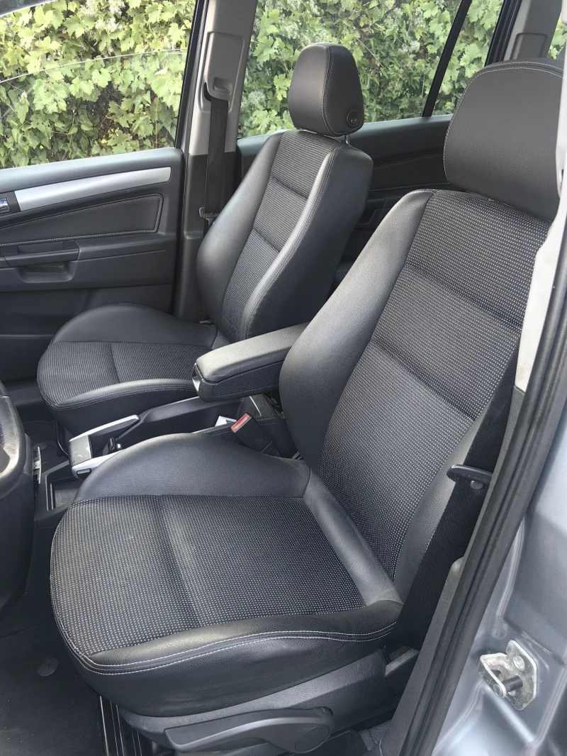 Opel Zafira 2.0T, снимка 9 - Автомобили и джипове - 52620881