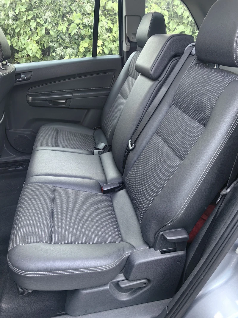 Opel Zafira 2.0T, снимка 11 - Автомобили и джипове - 52620881