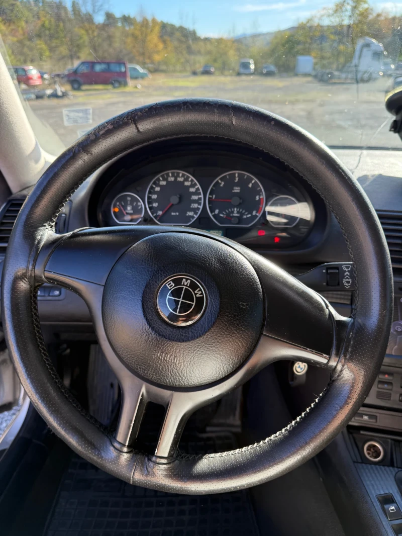 BMW 320 Facelift , снимка 8 - Автомобили и джипове - 52238277