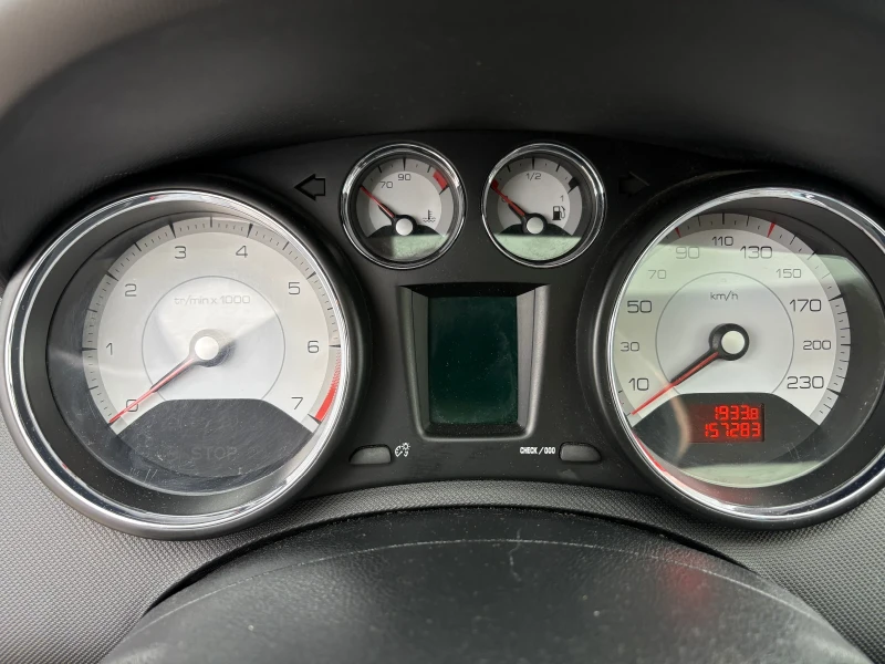 Peugeot 308, снимка 8 - Автомобили и джипове - 52789457