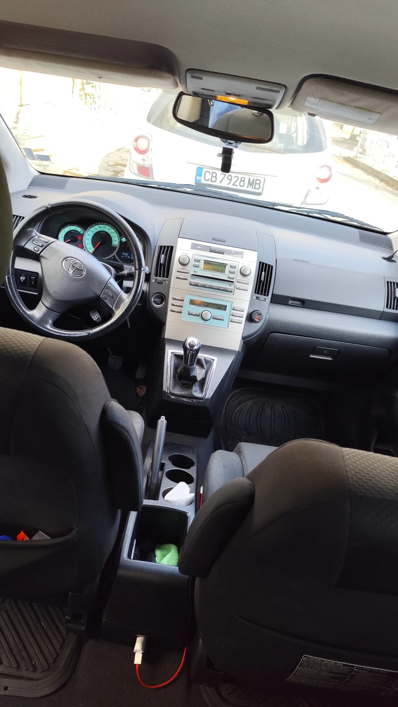 Toyota Corolla verso, снимка 7 - Автомобили и джипове - 53114336