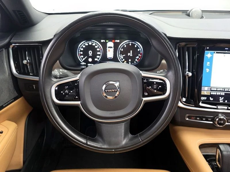 Volvo V90 B5 Pro AWD| 250к.с.| ВКЛ.ТЕХНОТЕСТ, снимка 13 - Автомобили и джипове - 55401303