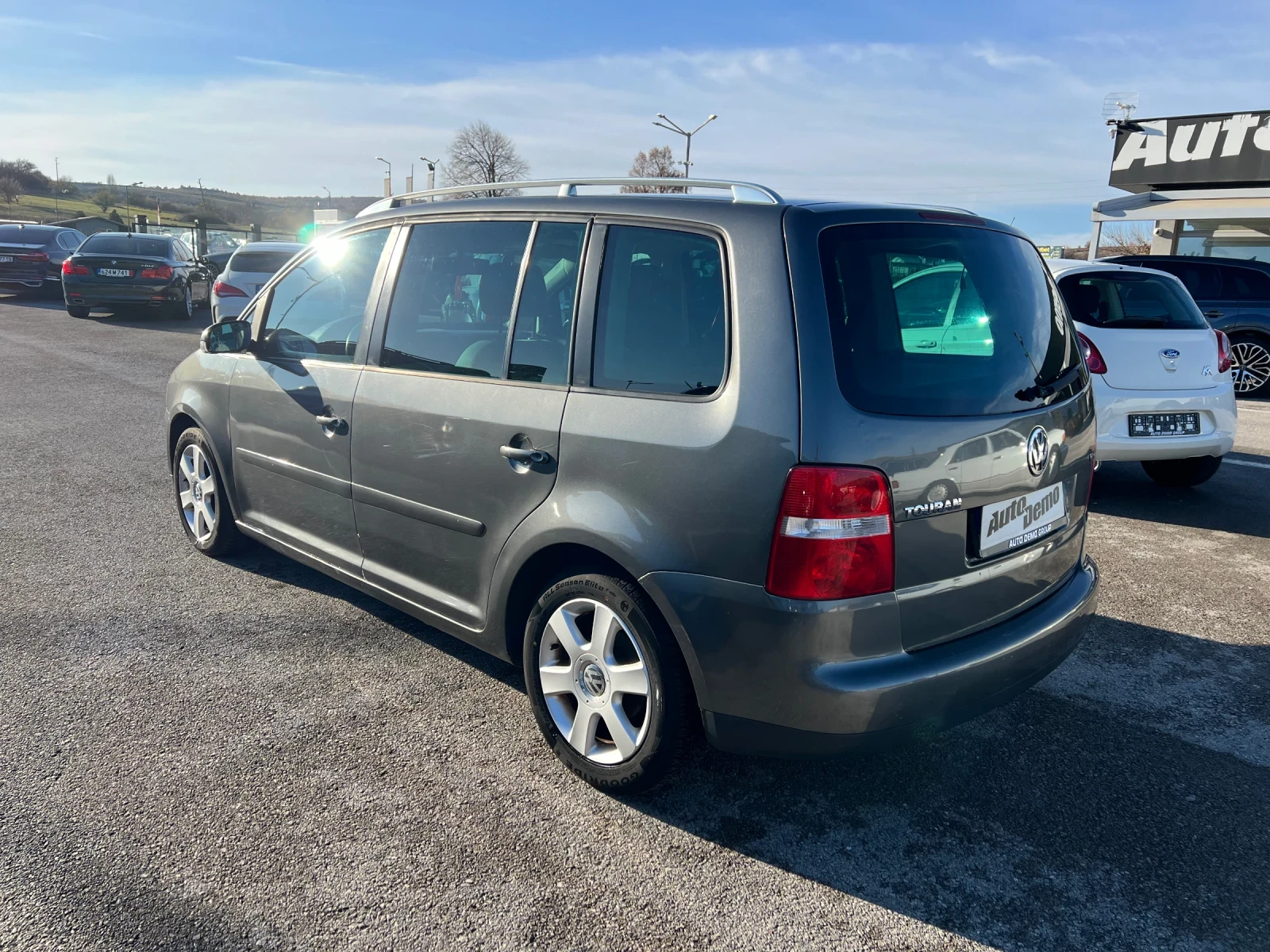 VW Touran 2.0 TDI DSG - изображение 5