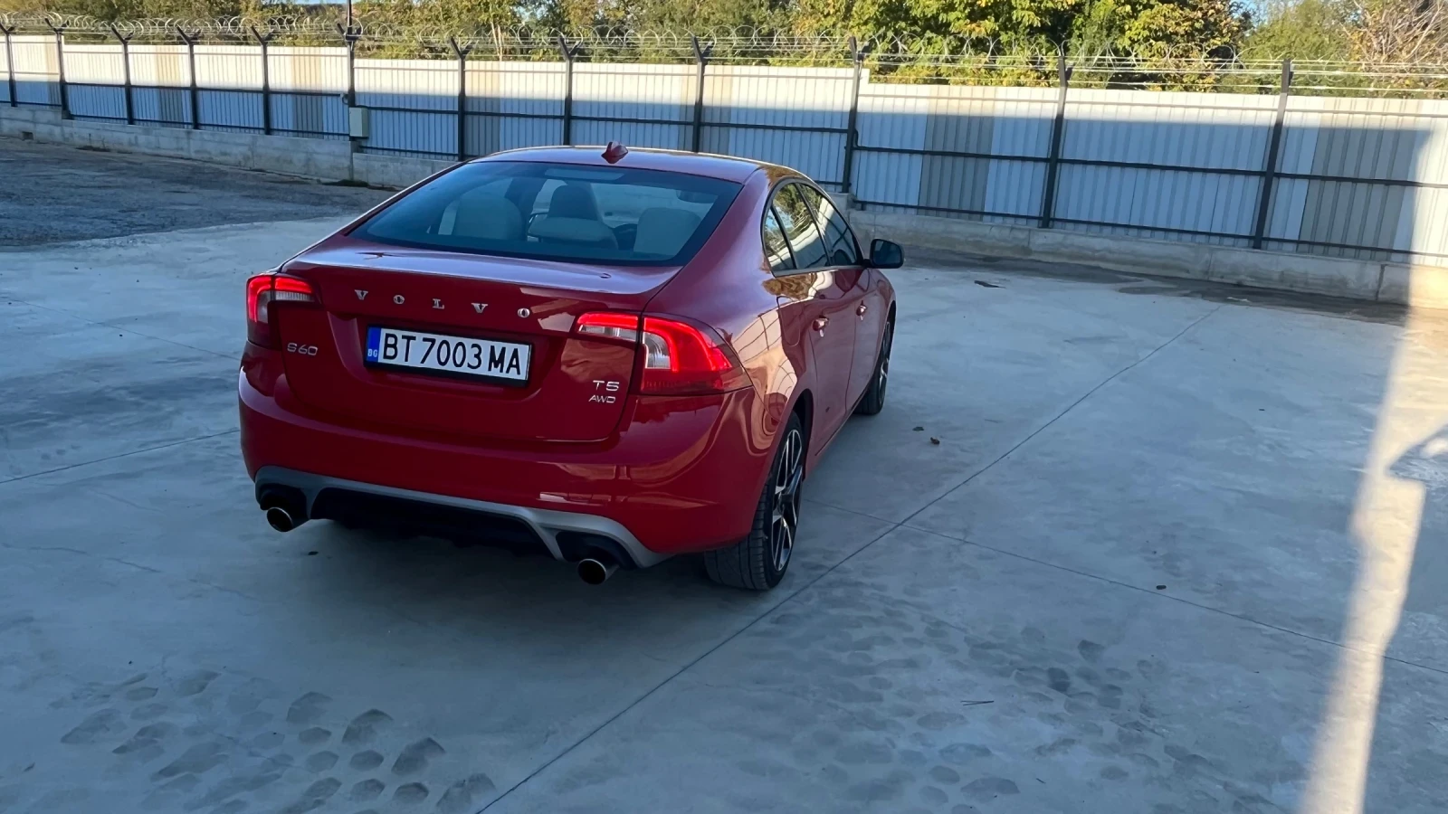 Volvo S60 T5 R-Design 4x4  - изображение 4
