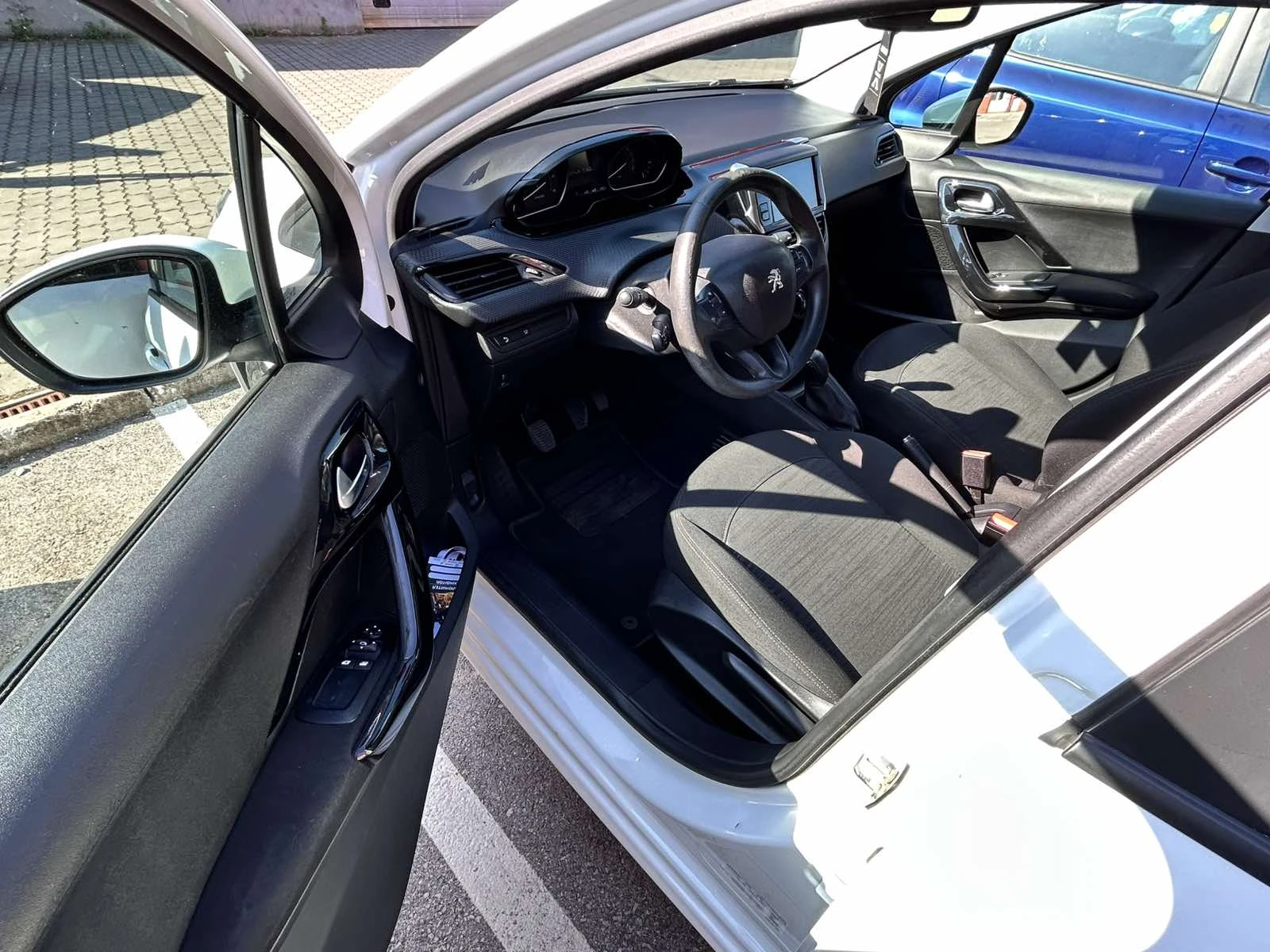 Peugeot 208  - изображение 8