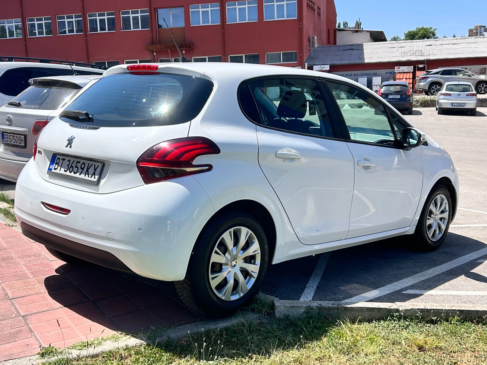 Peugeot 208  - изображение 3