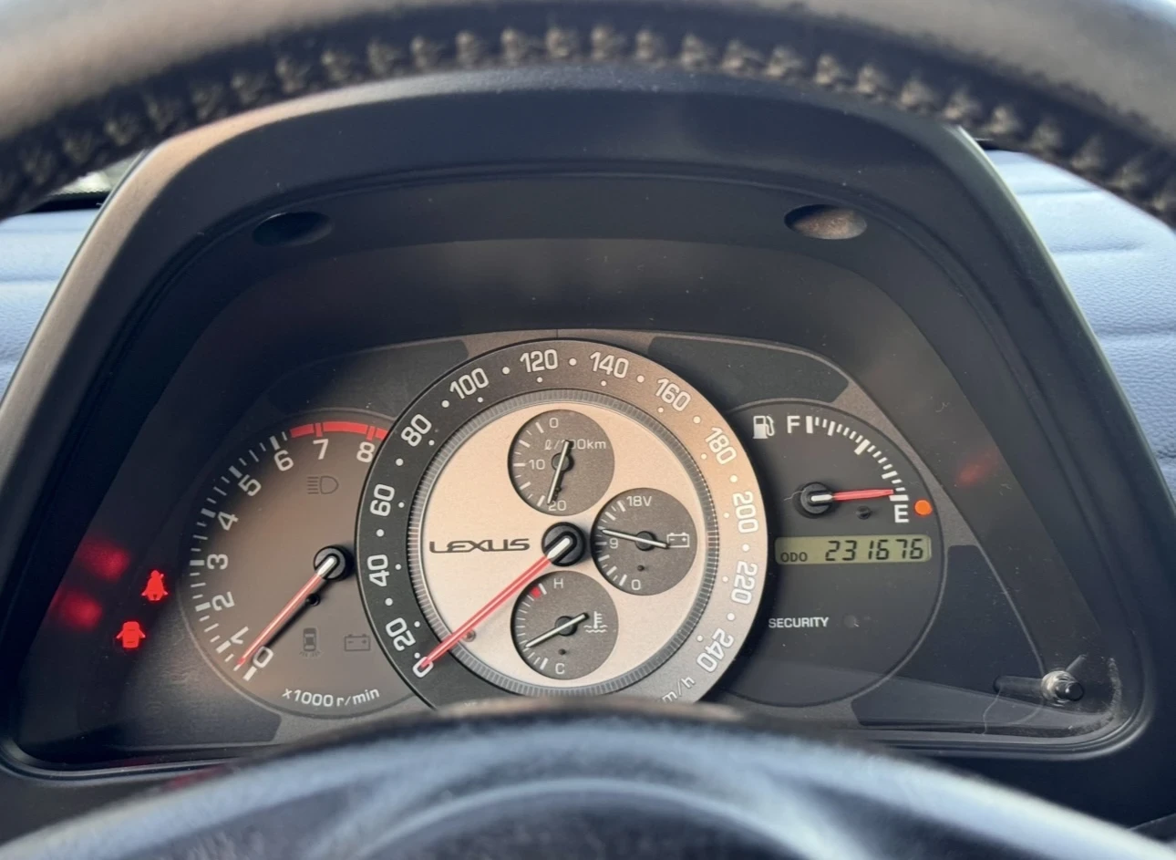 Lexus IS 200 i - изображение 8