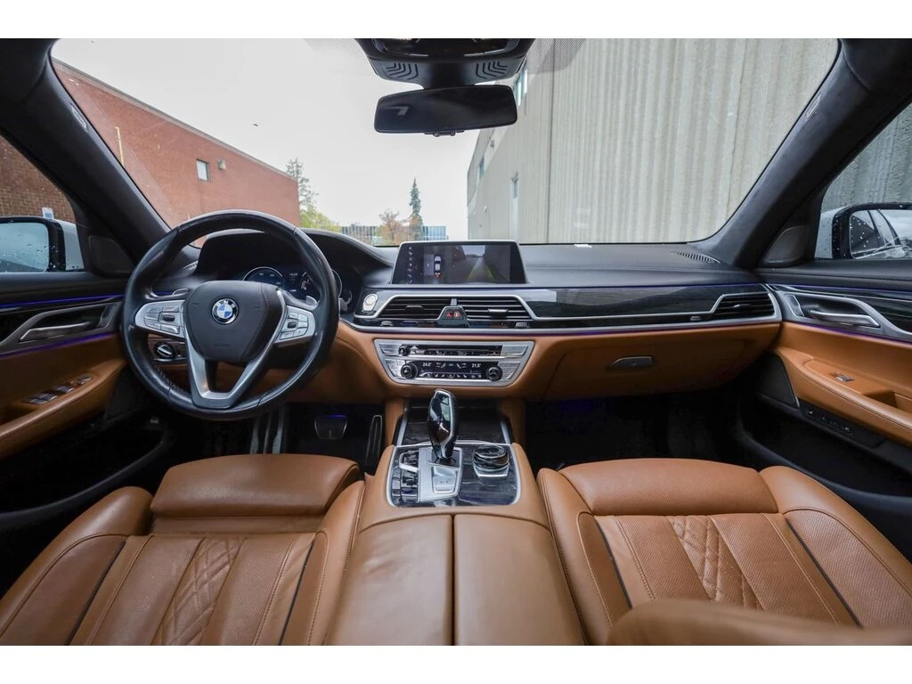 BMW 750 * 750i xDrive Sedan * CARFAX * ���� �� �� | Mobile.bg � ����������� 13
