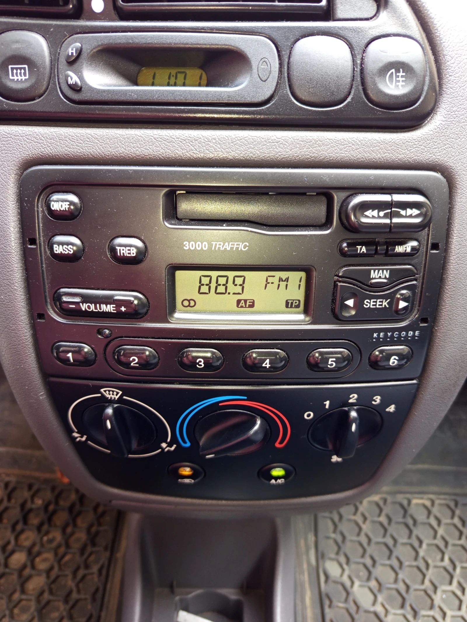 Ford Fiesta MK4 - изображение 4