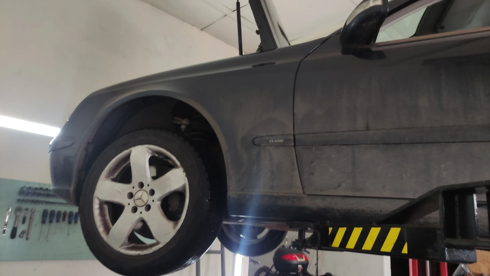 Mercedes-Benz E 350  - изображение 6