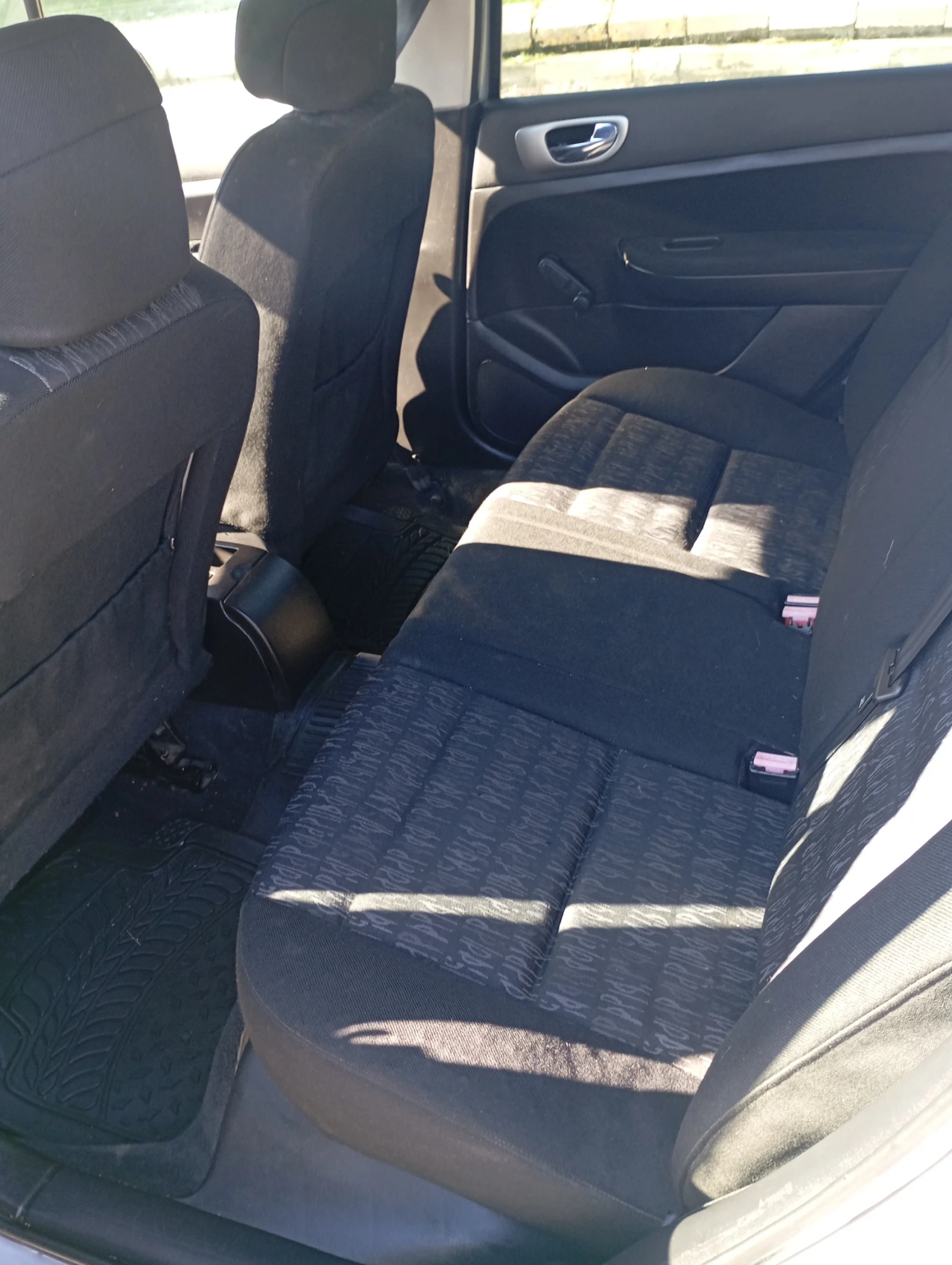 Peugeot 307 2.0HDi 90kc, снимка 11 - Автомобили и джипове - 53908744