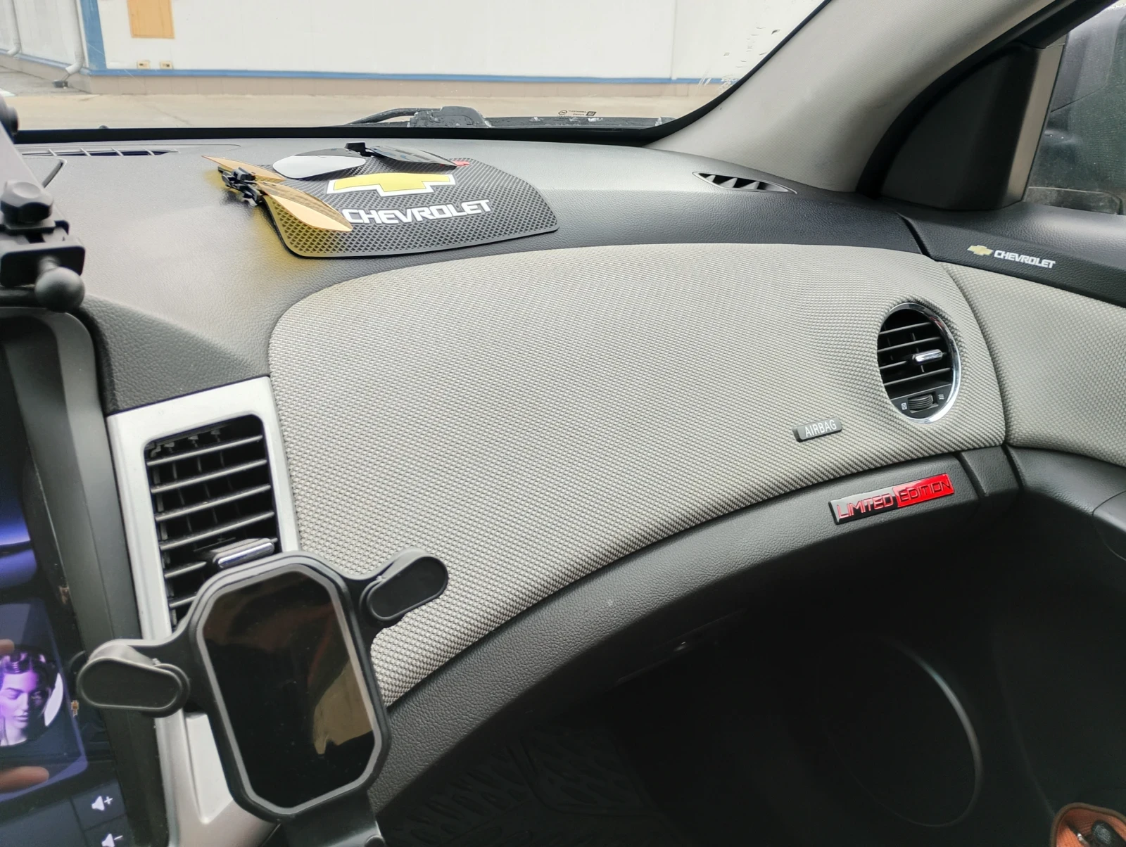 Chevrolet Cruze 1.6LS, снимка 7 - Автомобили и джипове - 54116179