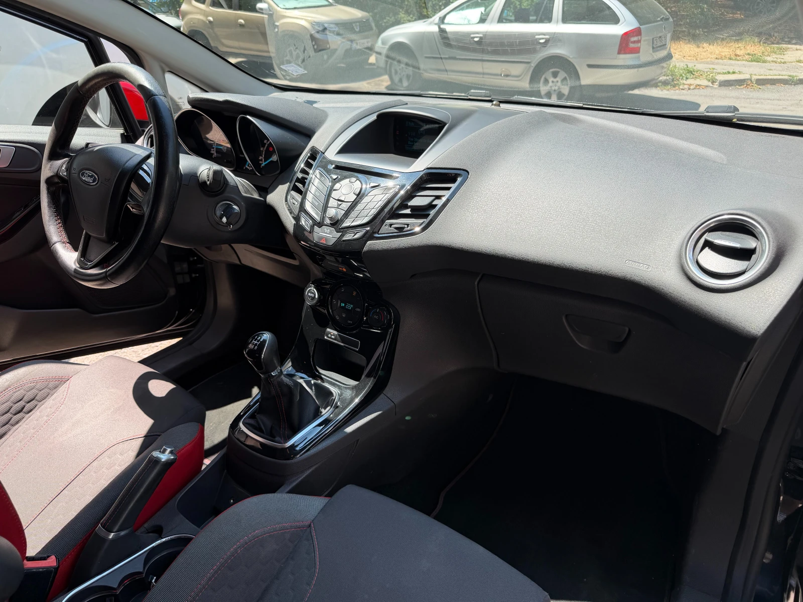 Ford Fiesta Black Edition, снимка 11 - Автомобили и джипове - 55644279