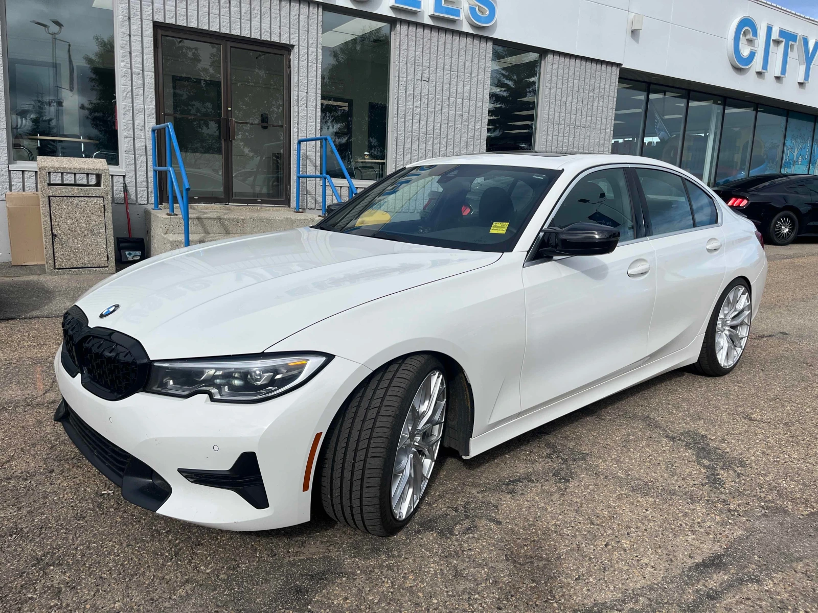 BMW 330 * xDrive * CARFAX * ОПЦИЯ ЗА ФИНАНСИРАНЕ