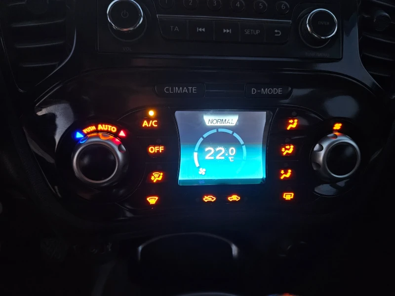 Nissan Juke 1.6/ACENTA/116К.С, снимка 14 - Автомобили и джипове - 47418959