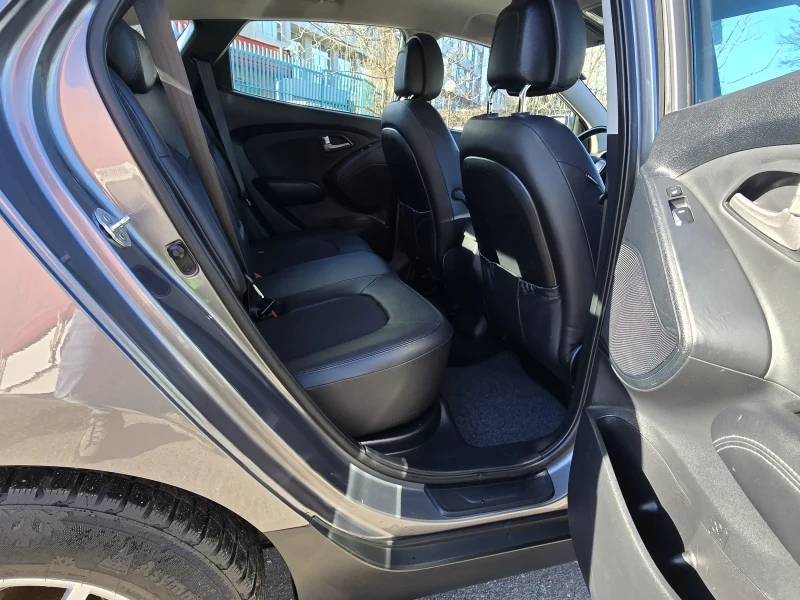 Hyundai IX35 2.0 I 163кс AWD PREMIUM , снимка 14 - Автомобили и джипове - 53113604