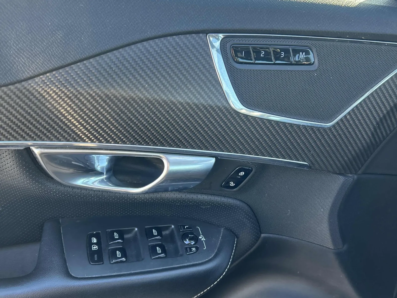 Volvo Xc90 T8 R-DESIGN/PANO/KAMEPA/ПОДГРЕВ/ОБДУХВАНЕ - изображение 6