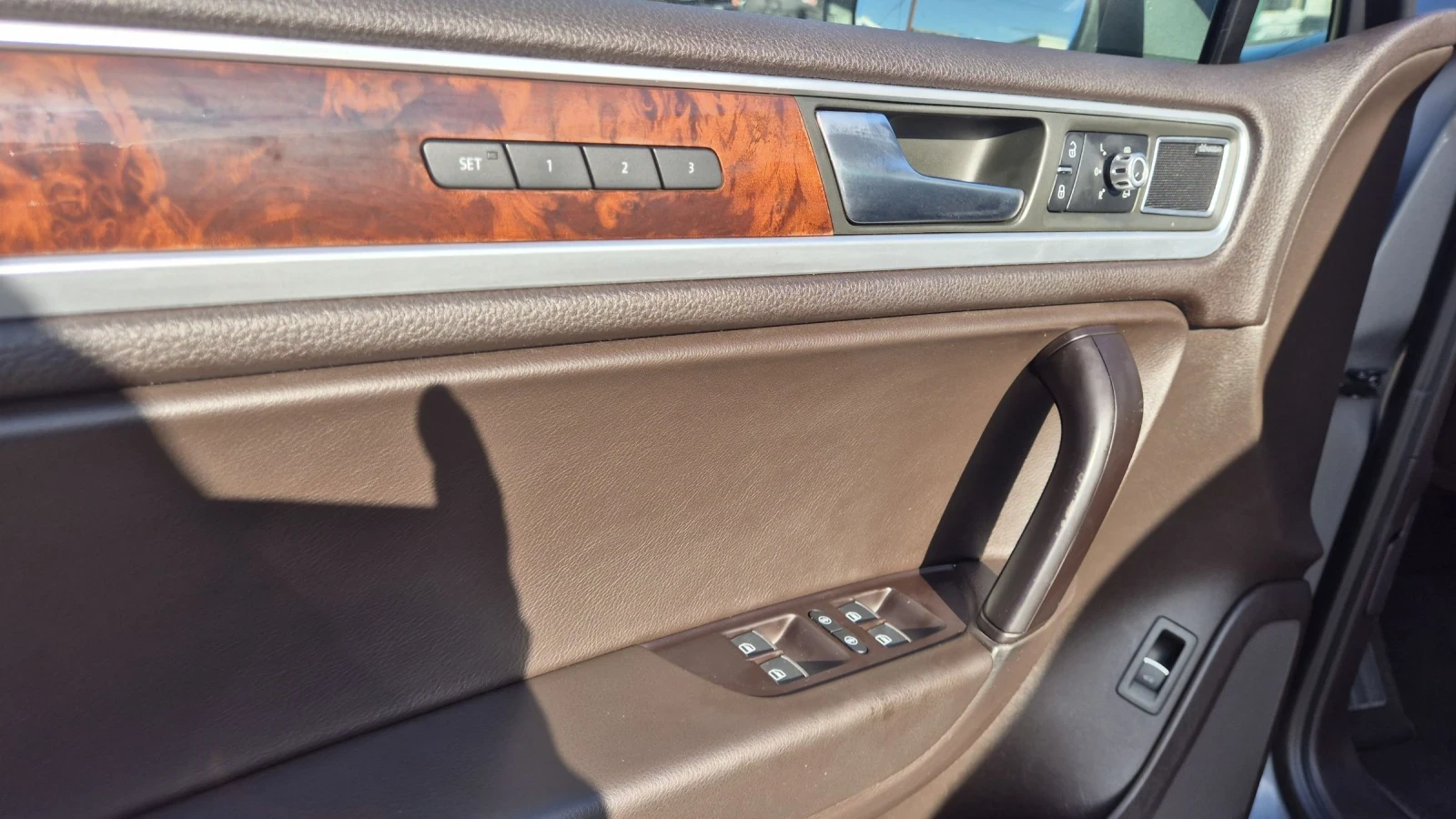 VW Touareg 3.0TDI R- LINE 100%������ ��!360% ������ �����  | Mobile.bg � ����������� 11