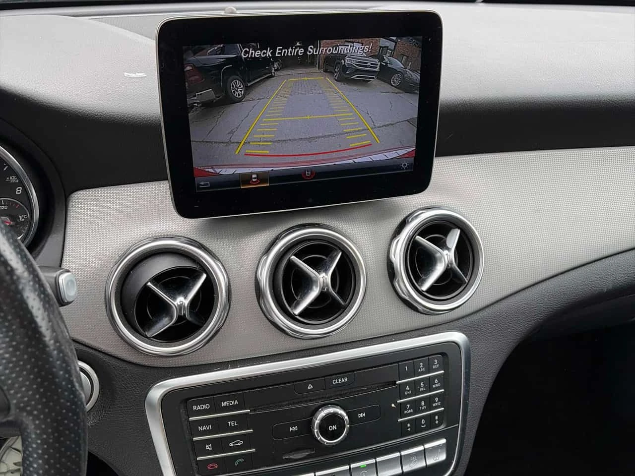 Mercedes-Benz GLA 250 /CAMERA/ПОДГРЕВИ/ПАНОРАМА/АВТОКРЕДИТ , снимка 9 - Автомобили и джипове - 54595437