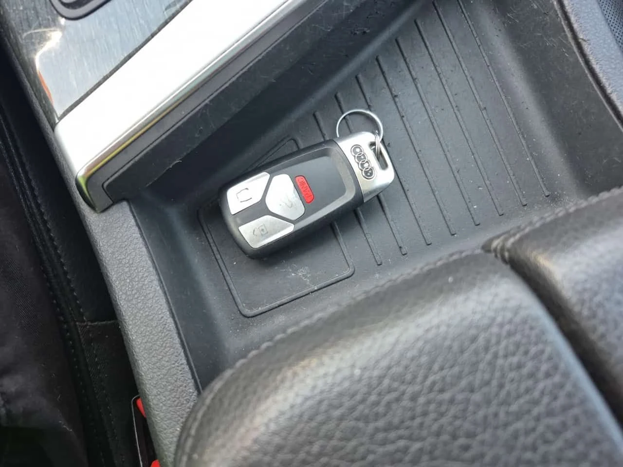 Audi Q7 * PROGRESSIV * ПАНО * ПОДГРЕВИ * KEYLESS * CARFAX, снимка 8 - Автомобили и джипове - 54624040