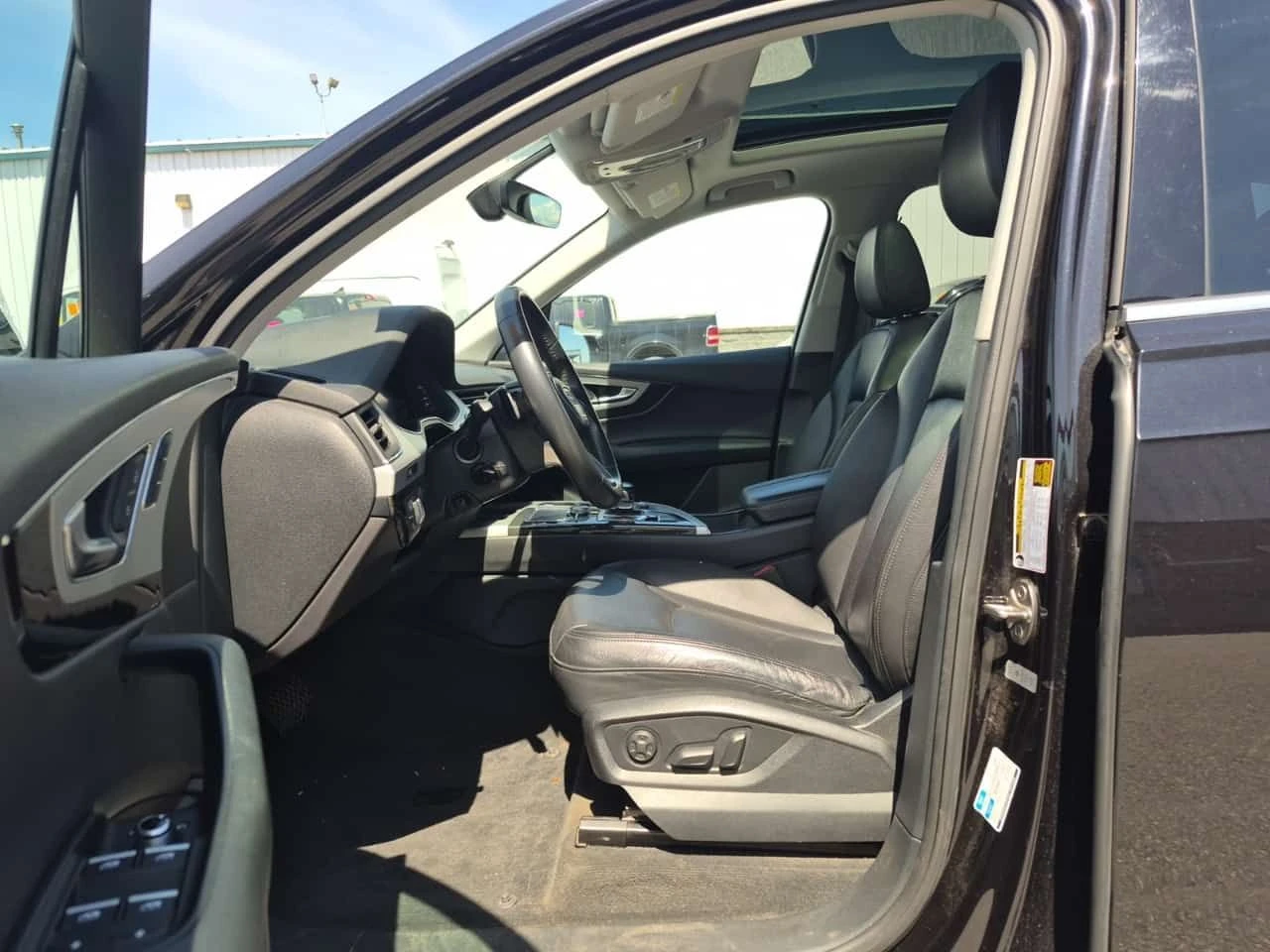 Audi Q7 * PROGRESSIV * ПАНО * ПОДГРЕВИ * KEYLESS * CARFAX, снимка 5 - Автомобили и джипове - 54624040